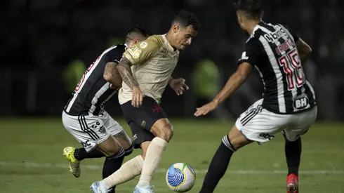 Philippe Coutinho, jogador do Vasco, durante partida contra o Atletico-MG no estadio Sao Januario pelo campeonato Brasileiro A 2024. Foto: Jorge Rodrigues/AGIF