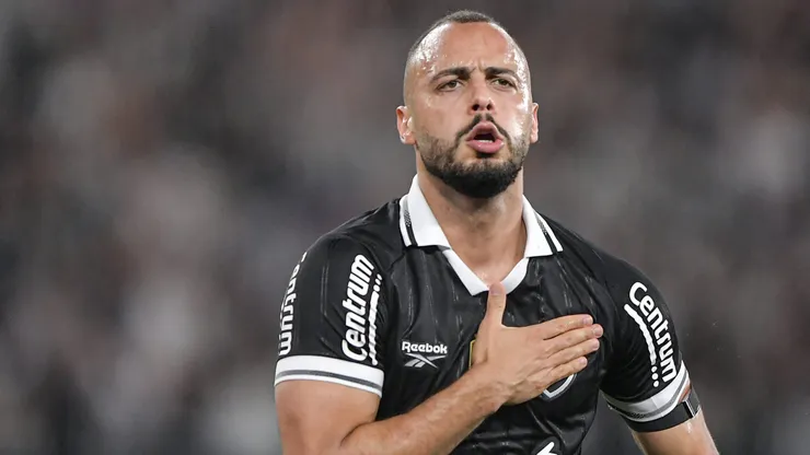 RJ - RIO DE JANEIRO - 26/07/2025 - BRASILEIRO A 2025, BOTAFOGO X CORINTHIANS - Arthur Cabral jogador do Botafogo comemora seu gol durante partida contra o Corinthians no estadio Engenhao pelo campeonato Brasileiro A 2025. Foto: Thiago Ribeiro/AGIF