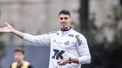 Matheus Bachi durante treino do Peixão
