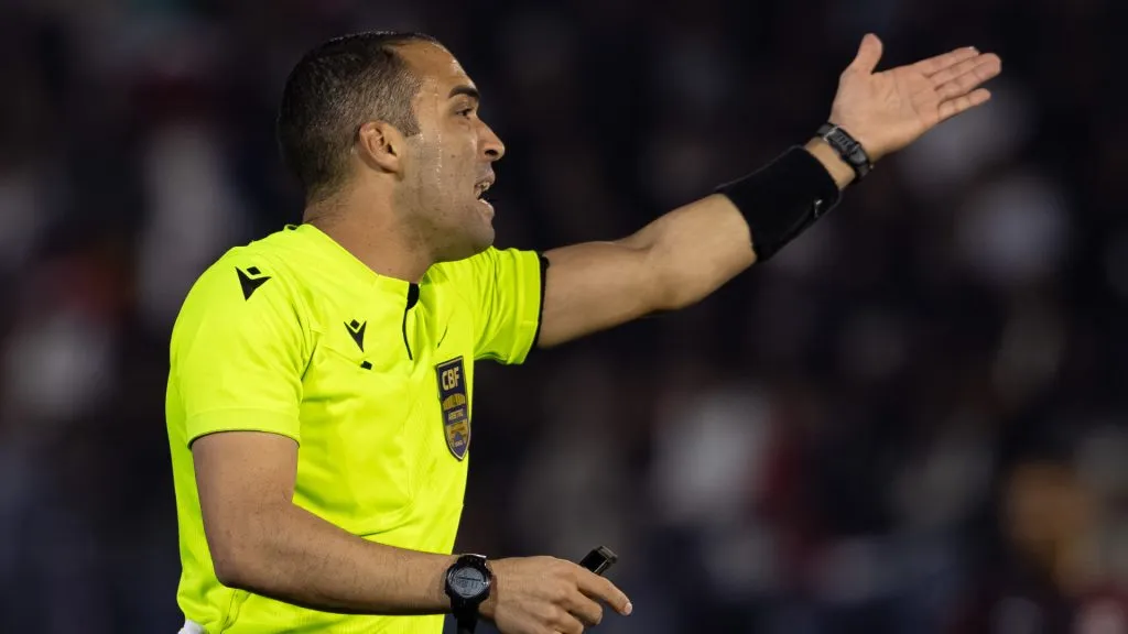 Davi Lacerda durante partida do Brasileirão Betano – Foto: Joisel Amaral/AGIF