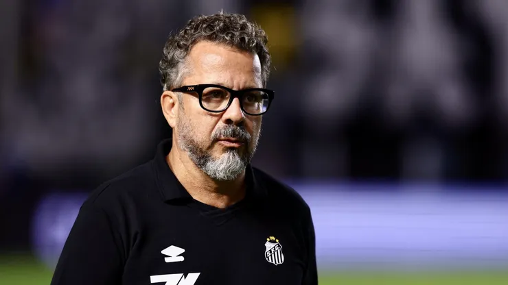 Cléber Xavier, técnico do Santos. Foto: Marcello Zambrana/AGIF