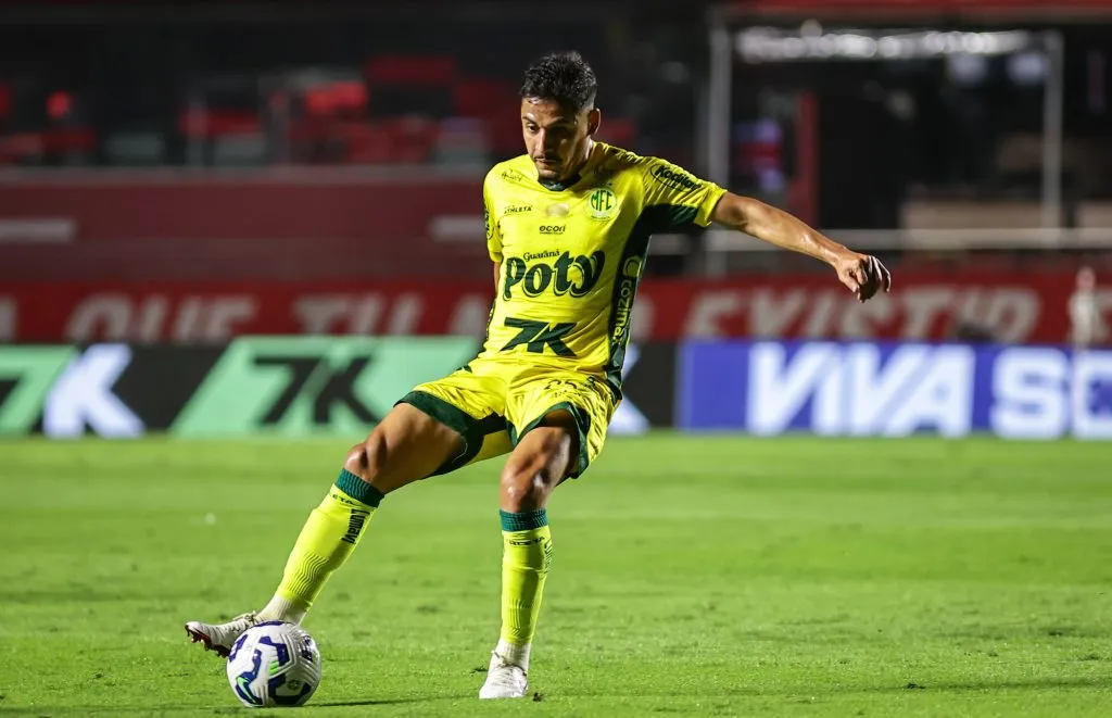 SP – SAO PAULO – 24/05/2025 – BRASILEIRO A 2025, SAO PAULO X MIRASSOL – Neto Moura jogador do Mirassol durante partida contra o Sao Paulo no estadio Morumbi pelo campeonato Brasileiro A 2025. Foto: Fabio Giannelli/AGIF
