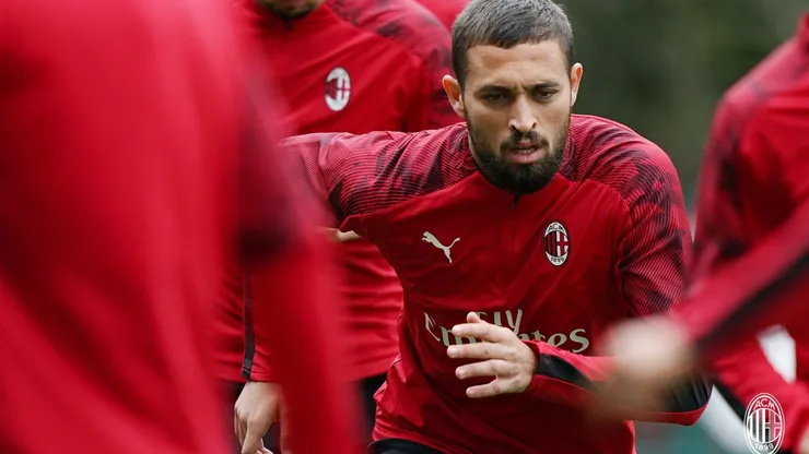 Léo Duarte, ex-Flamengo, desperta interesse do Vasco; situação do acordo é revelado - Foto DivulgaçãoMilan