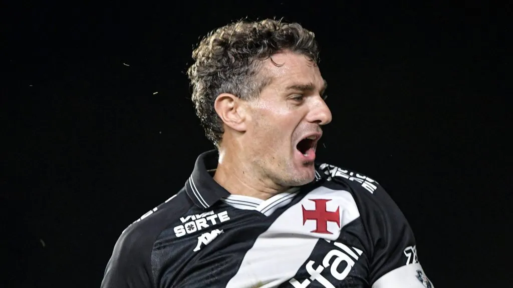 Vegetti, atacante do Vasco. Foto: Thiago Ribeiro/AGIF.