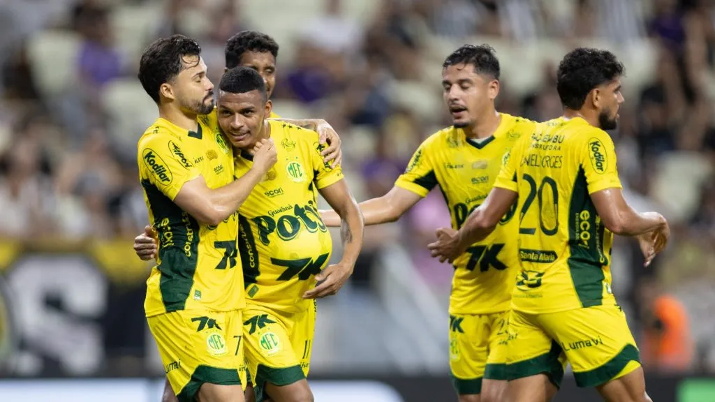 negueba jogador do Mirassol comemora seu gol durante partida contra o Ceara no estadio Arena Castelao pelo campeonato Brasileiro A 2025. Foto: Baggio Rodrigues/AGIF