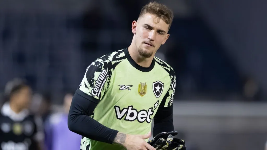 Léo Linck será titular em Fortaleza x Botafogo – Foto: Joisel Amaral/AGIF