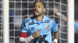 Decisão do Santos pode irritar Neymar e o motivo não é apenas futebol. (Photo by Alexandre Schneider/Getty Images)