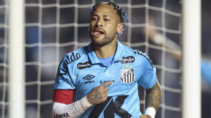 Decisão do Santos pode irritar Neymar e o motivo não é apenas futebol. (Photo by Alexandre Schneider/Getty Images)