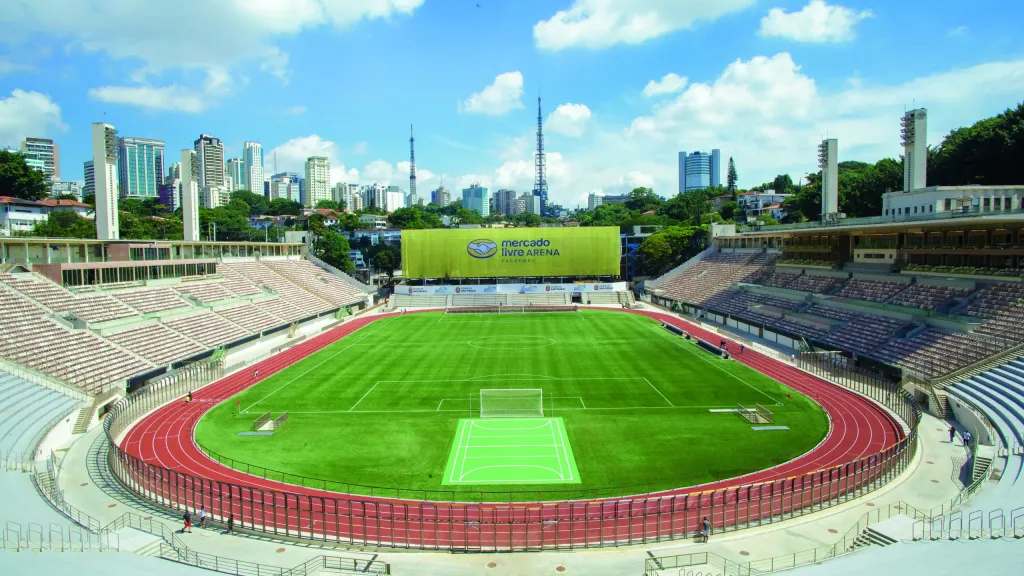 Vista completa do estádio: restauro e novas obras (Roberto Setton/Veja SP)