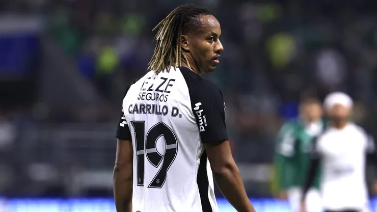Andre Carrillo jogador do Corinthians durante partida contra o Palmeiras no estadio Arena Allianz Parque pelo campeonato Copa Do Brasil 2025. Foto: Marcello Zambrana/AGIF