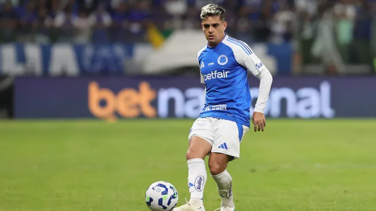 Fagner é desfalque no Cruzeiro. Foto: Gilson Lobo/AGIF
