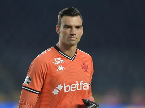 Léo Jardim deixa expulsão no passado e elogia torcida do Vasco