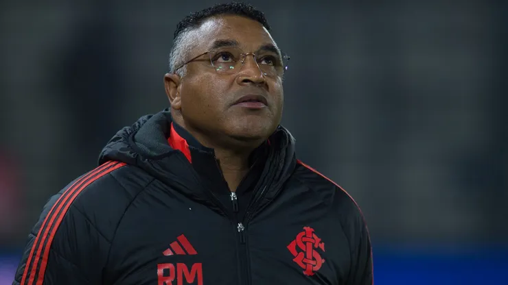 Roger Machado técnico do Internacional durante partida contra o Bragantino - Foto: Anderson Romao/AGIF