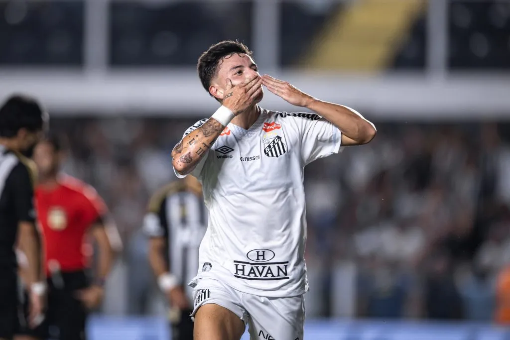 Alvaro Barreal, jogador do Santos também está entre os destaque dos recentes jogos da equipe santista. Foto: Abner Dourado/AGIF