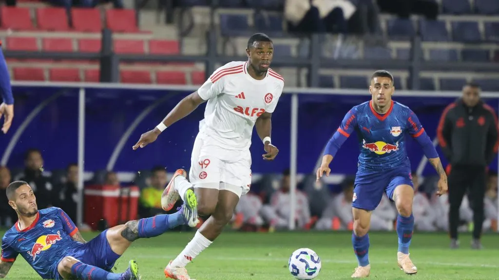 Ricardo Mathias durante a partida deste sábado (9). Foto: Ricardo Duarte/SCI