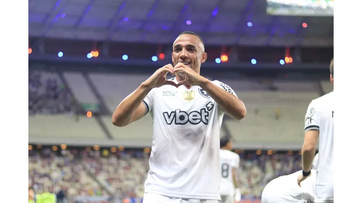 Arthur Cabral decide e Marçal é protagonista em vitória do Botafogo. Foto: Baggio Rodrigues/AGIF