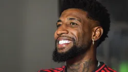 Emerson Royal antes de partida contra o Atlético-MG, no Maracanã, pelo Brasileirão.