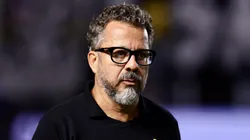 SP - SANTOS - 01/05/2025 - COPA DO BRASIL 2025, SANTOS X CRB - Cleber Xavier tecnico do Santos durante partida contra o CRB no estadio Vila Belmiro pelo campeonato Copa Do Brasil 2025. Foto: Marcello Zambrana/AGIF