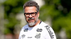 Cleber Xavier, tecnico do Santos durante treino no Centro de Treinamento CT Rei Pele.
