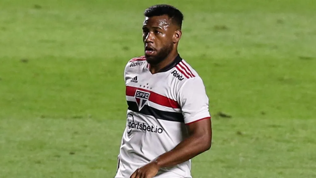 Luan, volante do São Paulo em partida do campeonato brasileiro (Foto: Alexandre Schneider/Getty Images)