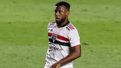 Luan, volante do São Paulo em partida do campeonato brasileiro (Foto: Alexandre Schneider/Getty Images)