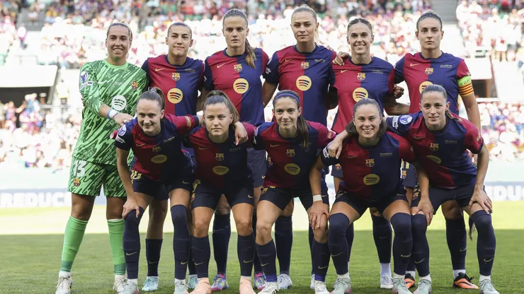 LISBON, PORTUGAL - MAY 24: Players of FC Barcelona pose for a team photo prior to the UEFA Women's Champions League final match between Arsenal WFC and FC Barcelona at Estadio Jose Alvalade on May 24, 2025 in Lisbon, Portugal. (Photo by Maja Hitij/Getty Images)