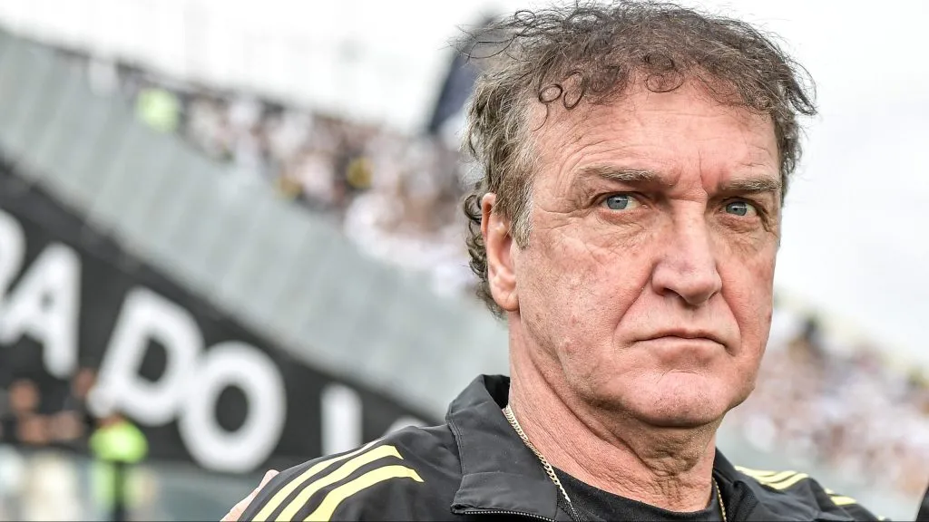 Cuca, técnico do Atlético-MG, durante partida contra o Vasco no estadio Sao Januario pelo campeonato Brasileiro A 2025. Foto: Thiago Ribeiro/AGIF