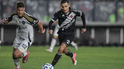 Natanael e Coutinho durante Vasco x Atlético-MG - Foto: Thiago Ribeiro/AGIF