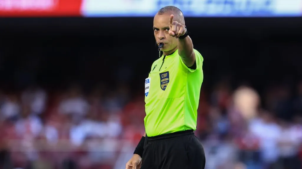 Wilton Pereira Sampaio teve o trabalho questionado pelo técnico do Cruzeiro – Foto: Marcello Zambrana/AGIF