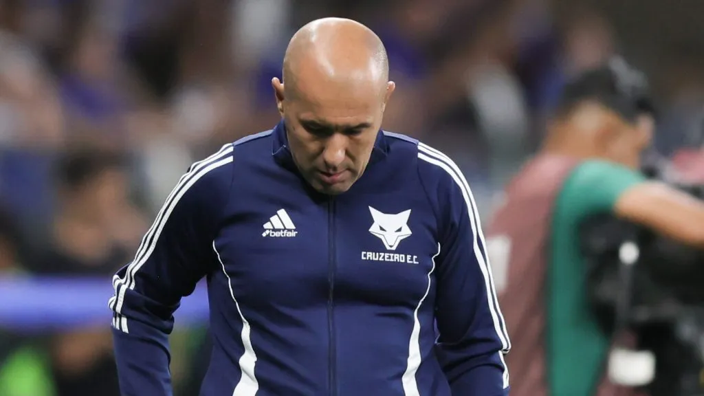 Leonardo Jardim, técnico da Raposa. Foto: Gilson Lobo/AGIF.