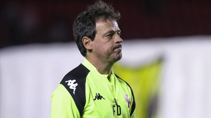 Fernando Diniz é alvo de críticas do comentarista da Sportv, Gilmar Ferreira (Photo by Ricardo Moreira/Getty Images)