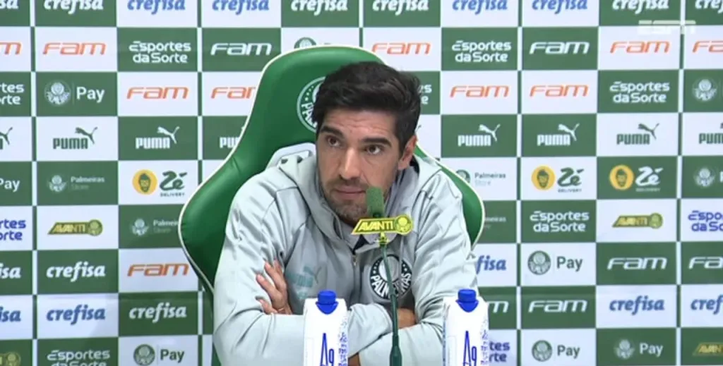 Virada do Palmeiras tem recado interno e fala forte de Abel Ferreira