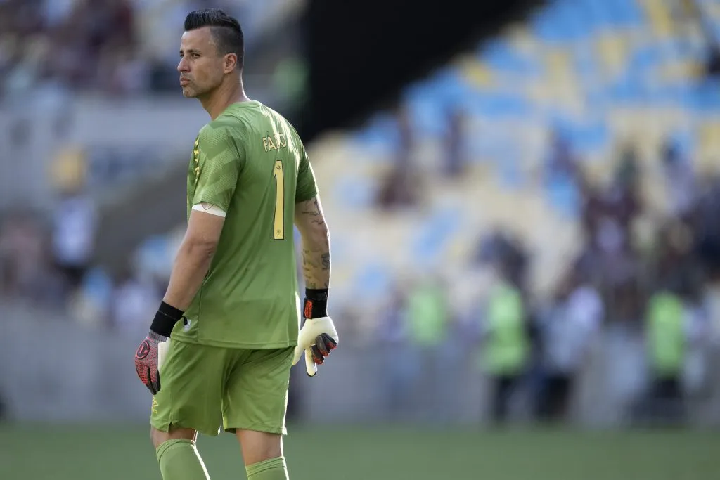 RJ – RIO DE JANEIRO – 16/02/2025 – CARIOCA 2025, FLUMINENSE X NOVA IGUACU – Fabio goleiro do Fluminense durante partida contra o Nova Iguacu no estadio Maracana pelo campeonato Carioca 2025. Foto: Jorge Rodrigues/AGIF