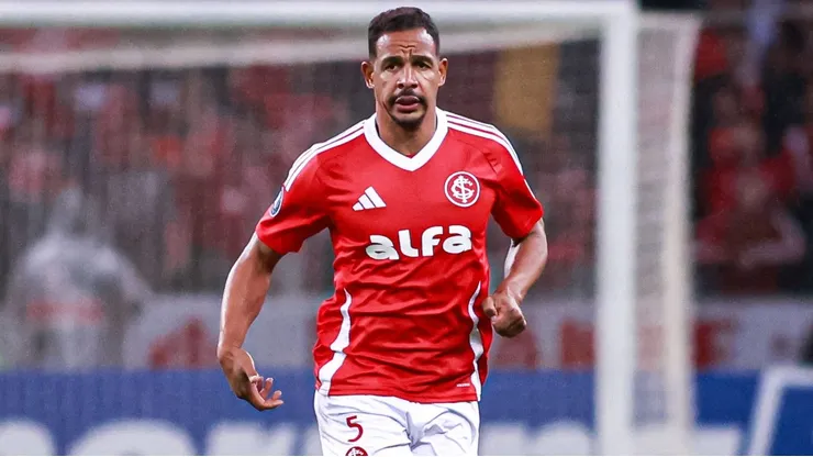Fernando, ex-jogador do Internacional durante partida contra o Bahia no estadio Beira-Rio pelo campeonato Copa Libertadores 2025. Foto: Maxi Franzoi/AGIF