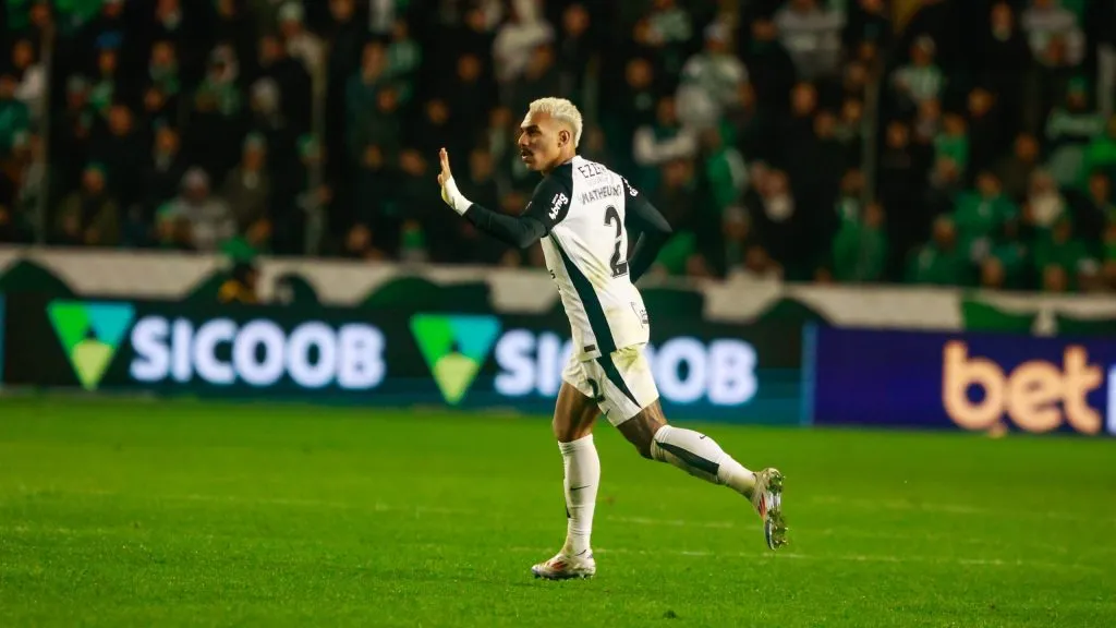 Matheuzinho, atleta do Timão. Foto: Luiz Erbes/AGIF.