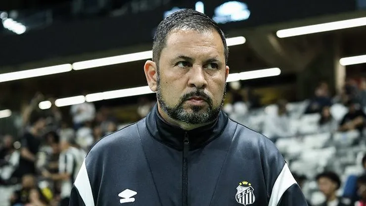 Técnico do Santos. Fotos: Reinaldo Campos/ Santos F.C.