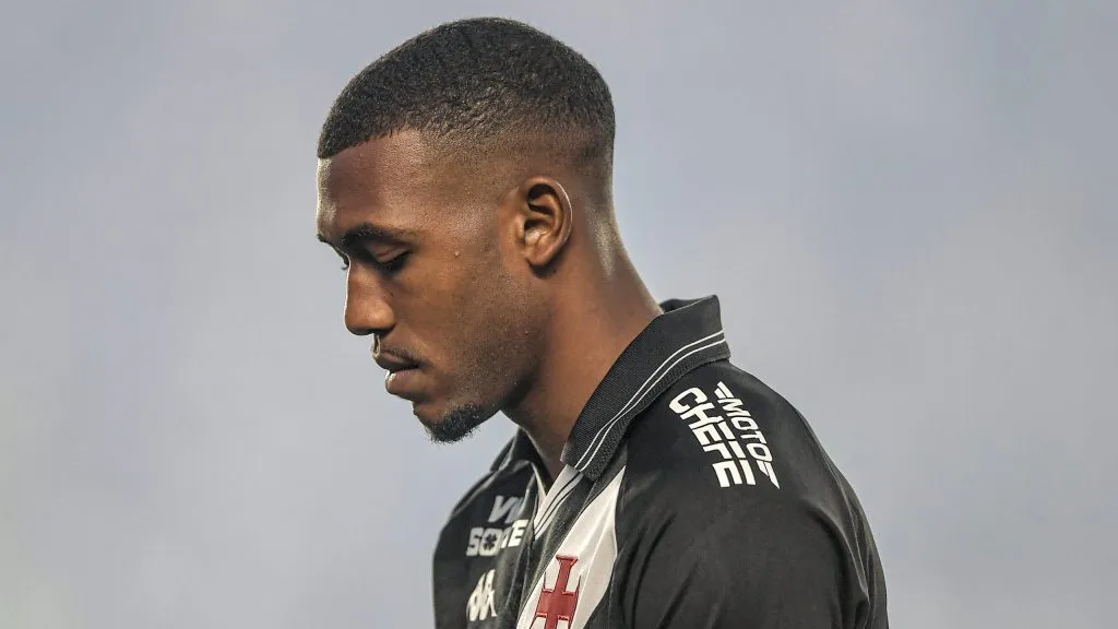 Rayan, jogador do Gigante da Colina. Foto: Thiago Ribeiro/AGIF.