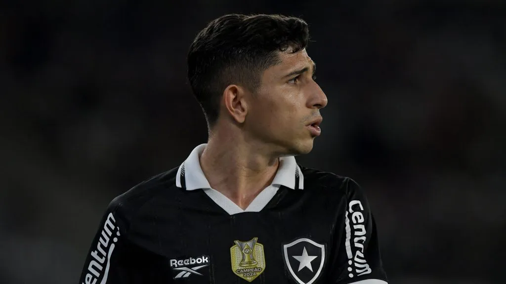 Savarino, jogador do Botafogo. Foto: Thiago Ribeiro/AGIF.