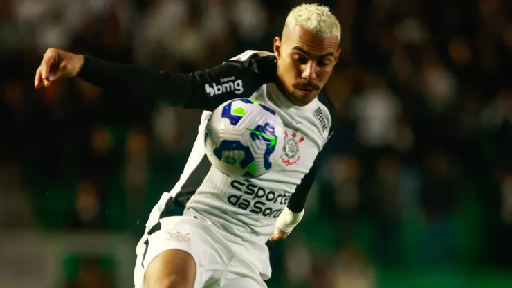 Matheuzinho jogador do Corinthians durante partida contra o Juventude - Foto: Luiz Erbes/AGIF