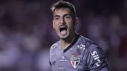 Goleiro decidiu para o São Paulo - Foto: Ettore Chiereguini/AGIF.