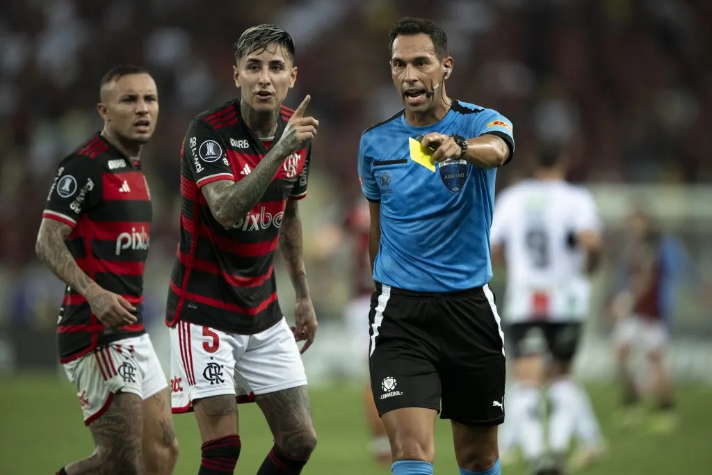 Árbitro já apitou jogos de vários brasileiros - Foto: Jorge Rodrigues/AGIF.