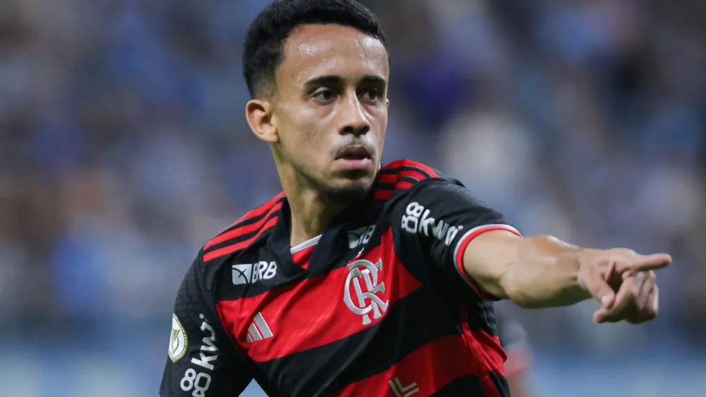 Matheus Gonçalves comemorando gol. Foto: Maxi Franzoi/AGIF