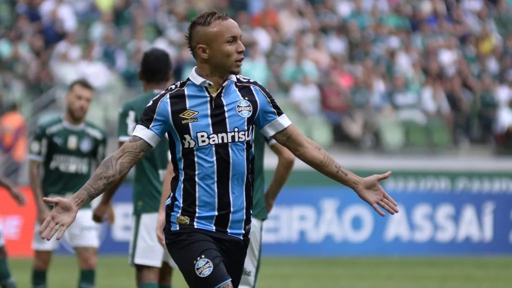 Cebolinha comemora gol pelo Imortal no Campeoanto Brasileiro de 2019 –  Foto: Bruno Ulivieri/AGIF