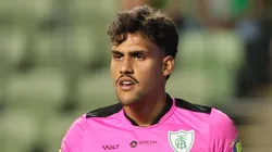 Matheus Mendes pelo América. Foto: Gilson Lobo/AGIF