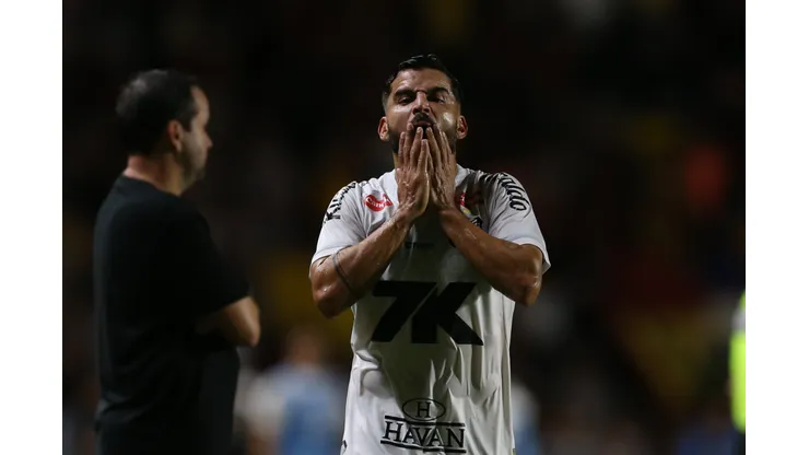 Tomas Rincon jogador do Santos durante a partida entre Sport e Santos no Estadio da Ilha do Retiro em Recife (PE), pelo campeonato brasileiro Serie A. Foto: Marlon Costa/AGIF