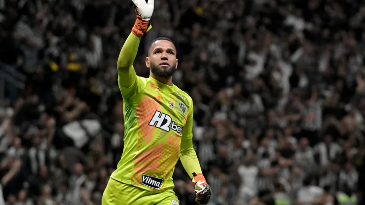 Everson foi o grande herói da classificação na Copa do Brasil