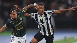 Marlon Freitas, volante do Botafogo em partida pelo campeonato brasileiro