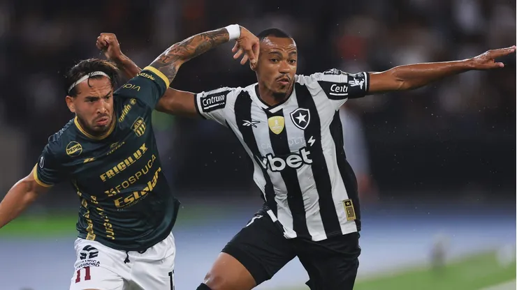 Marlon Freitas, volante do Botafogo em partida pelo campeonato brasileiro