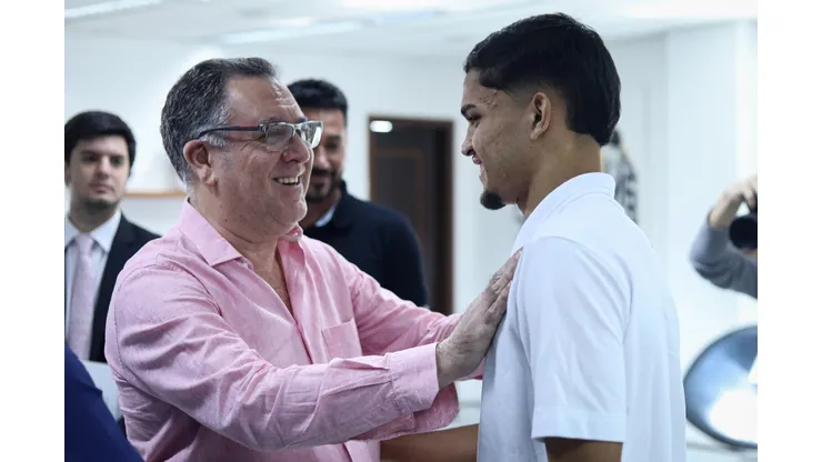 Marcelo Teixeira elogiou Mateus Xavier, que renovou até 2028 no Peixe - Foto: Reinaldo Campos/SFC