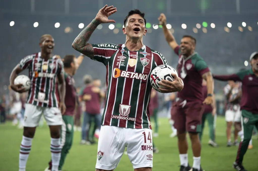 German Cano, jogador do Fluminense comemora titulo apos a partida contra o LDU no estadio Maracana pelo campeonato Recopa Sul-Americana 2024.  Foto: Jorge Rodrigues/AGIF